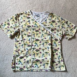 Southern scrubs scrub top humming bird print size small